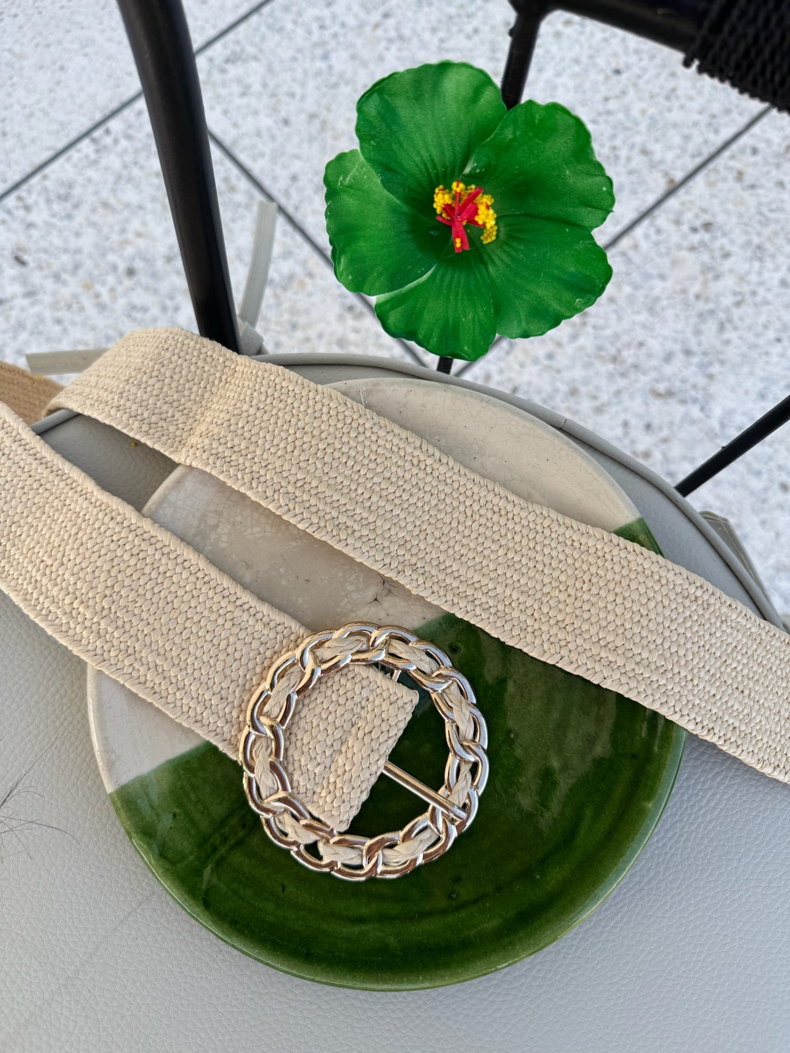 Ceinture beige et dorée