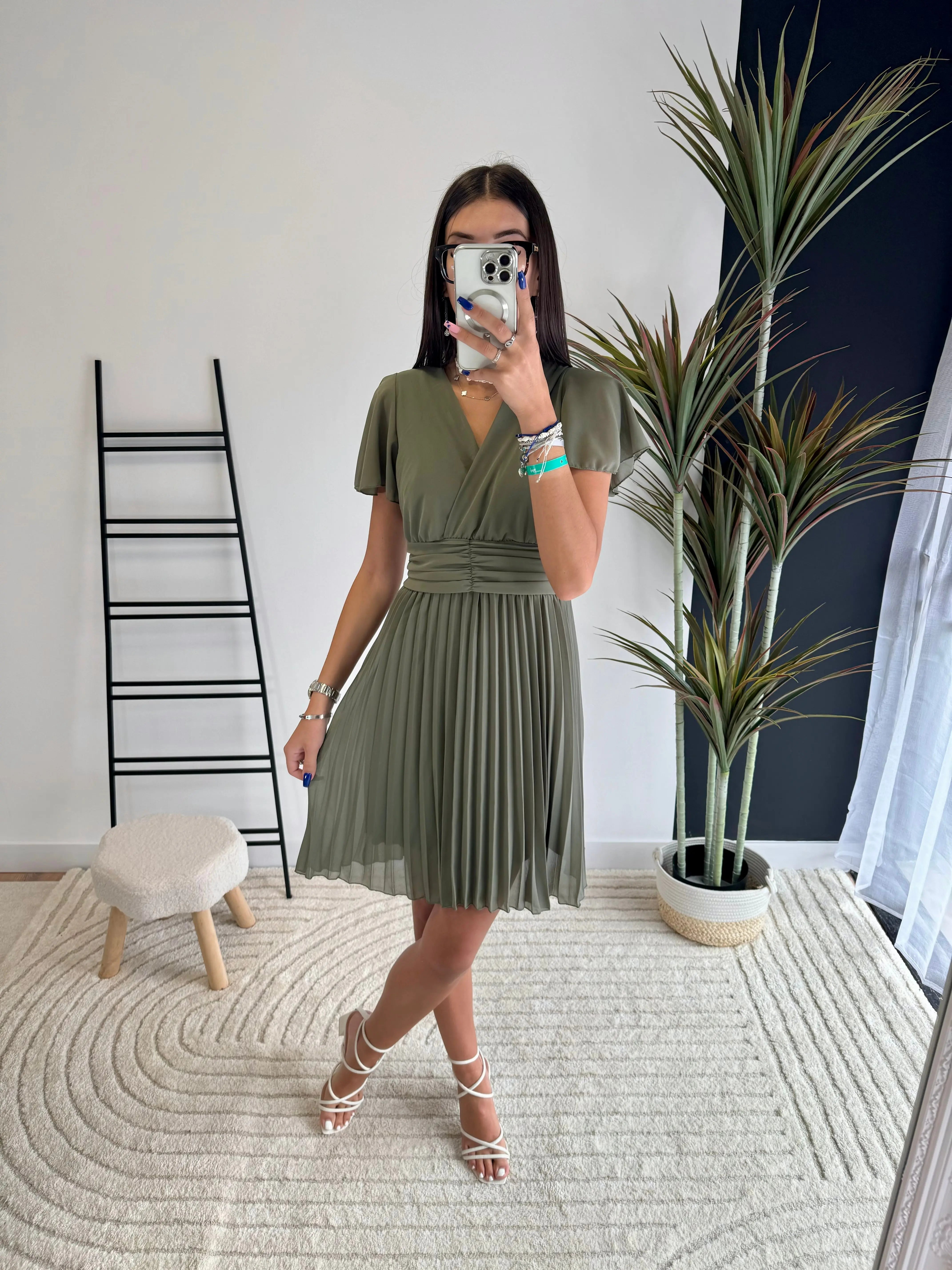 Robe courte plissée