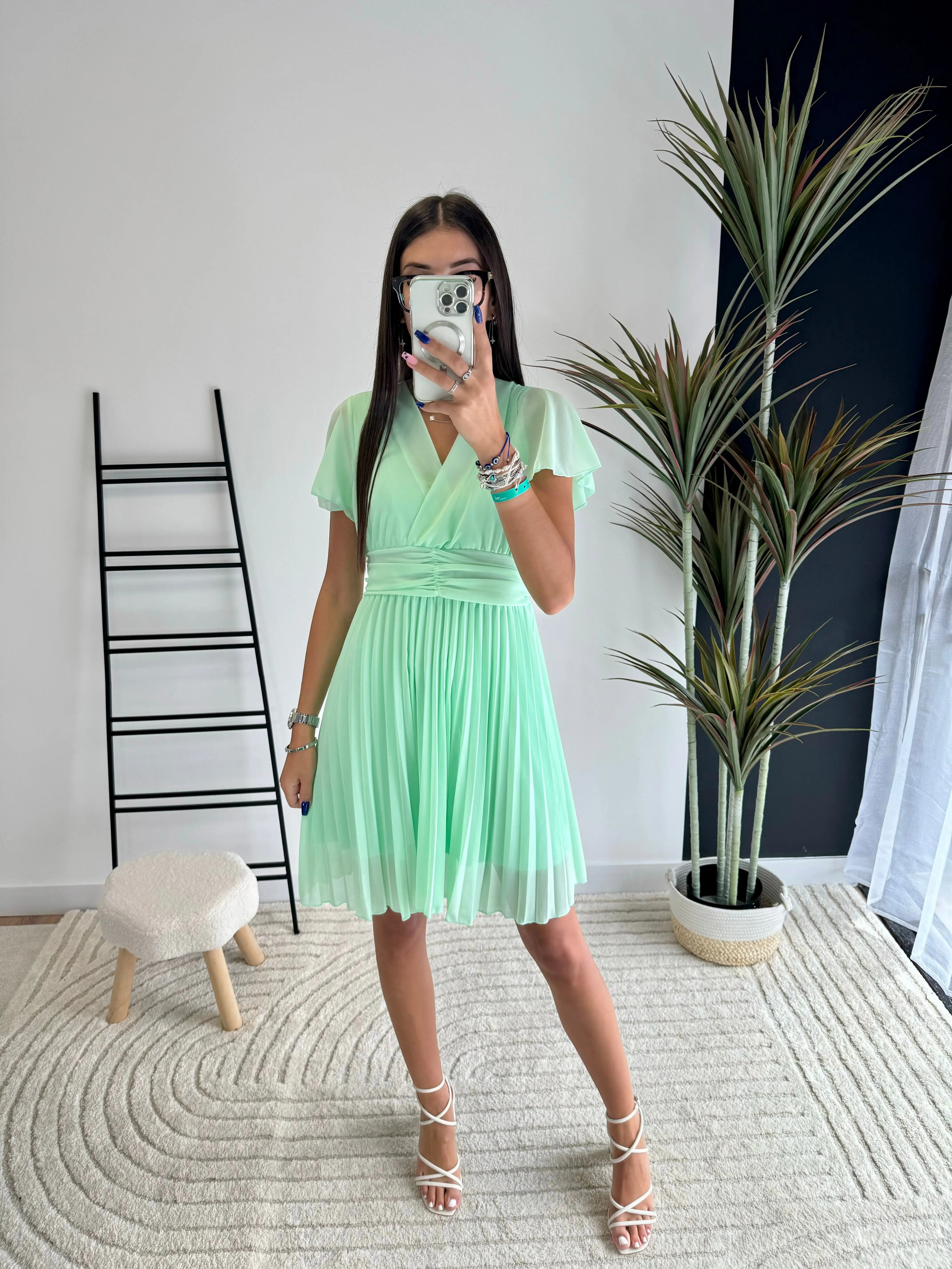 Robe courte plissée