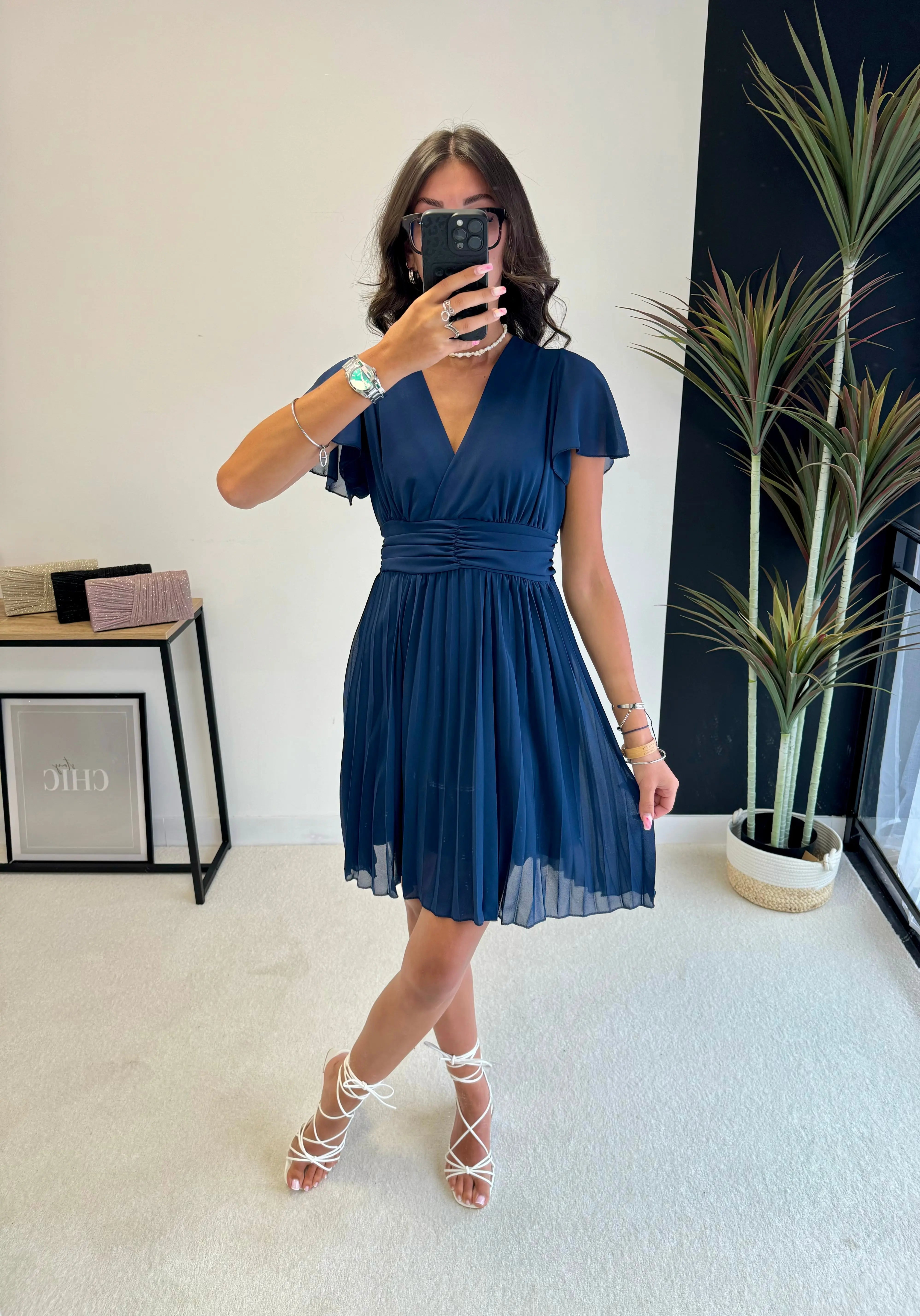 Robe courte plissée