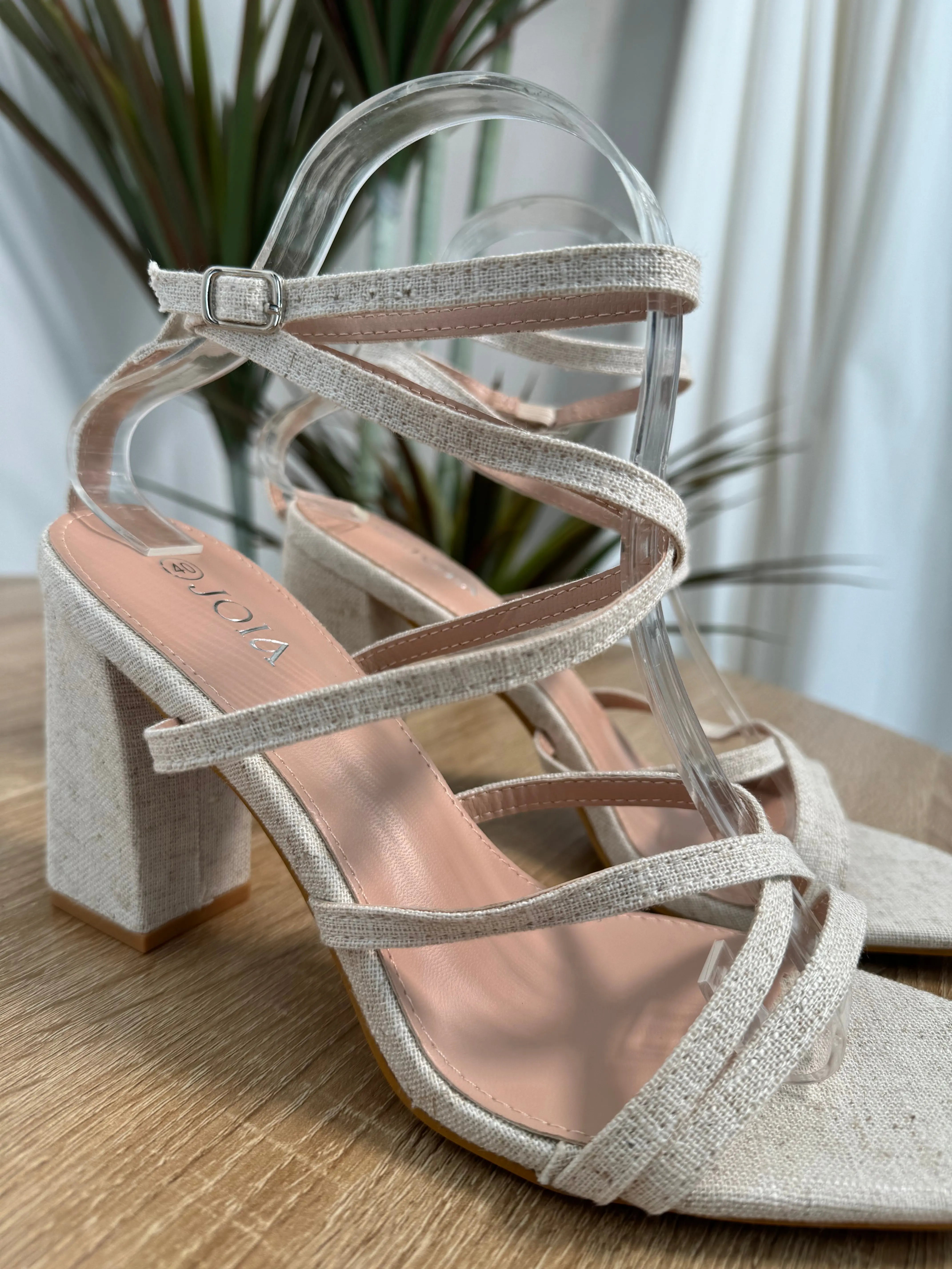 Sandales écrues à talons