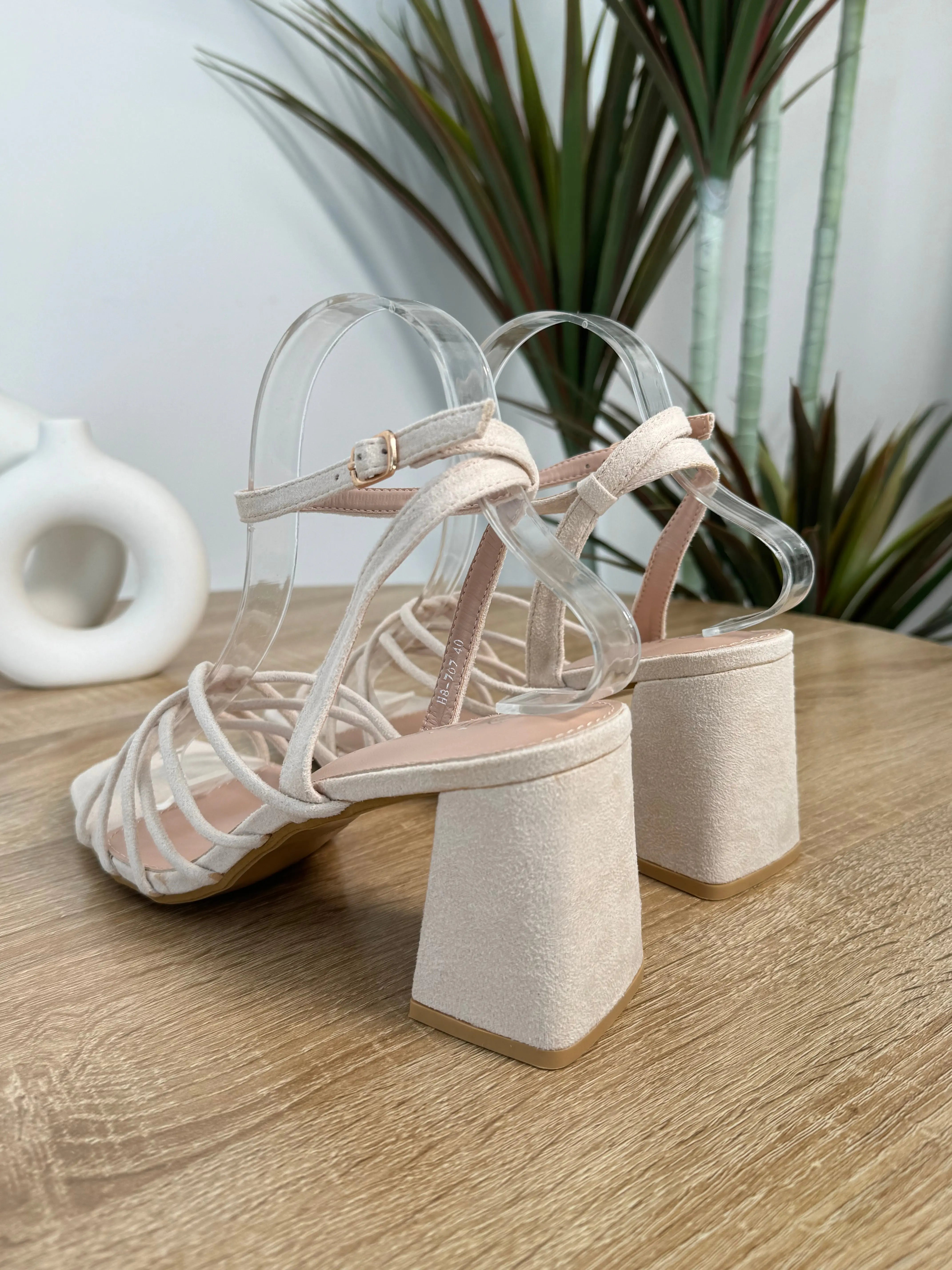 Sandales en velours à talons