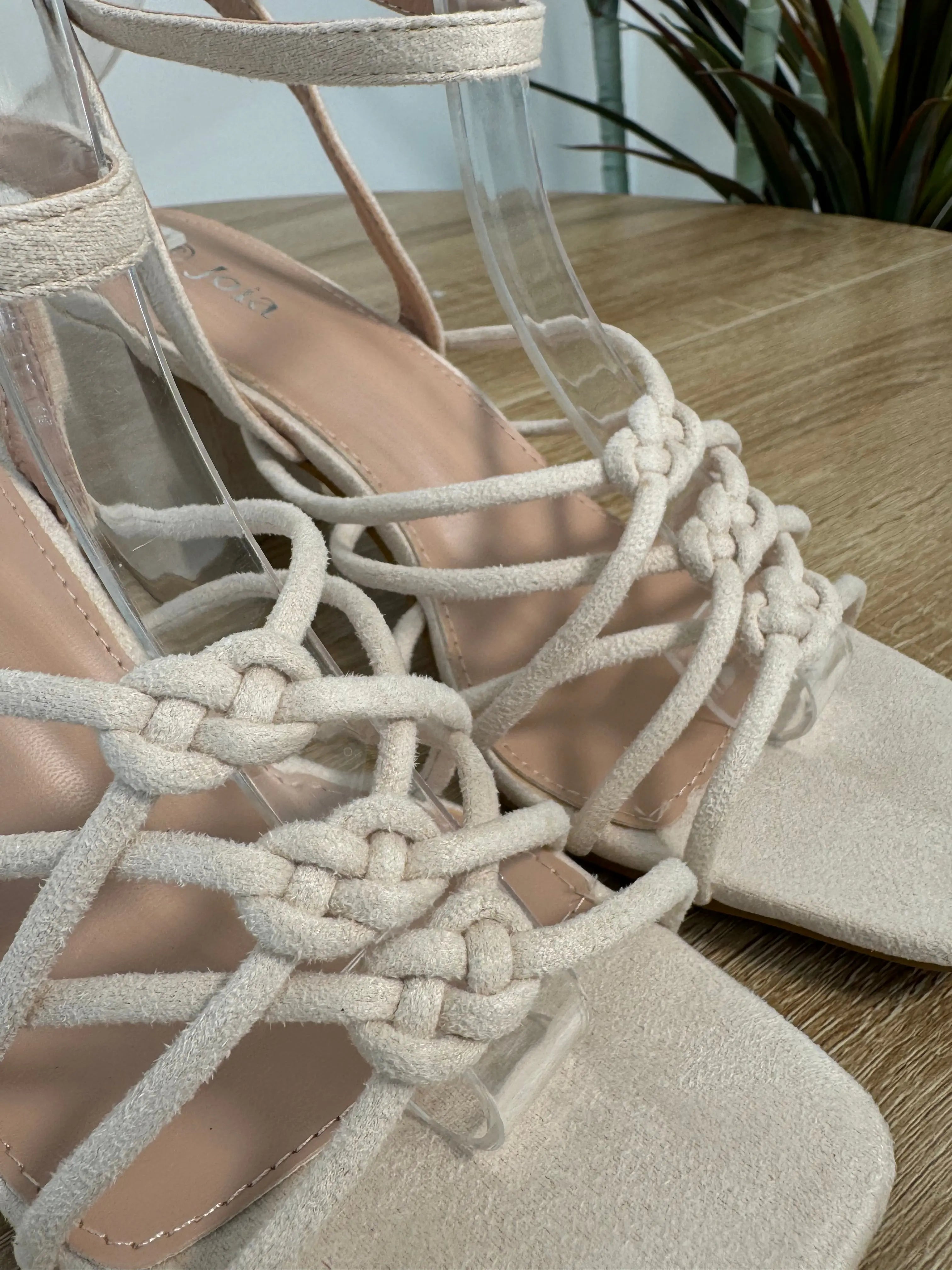 Sandales en velours à talons