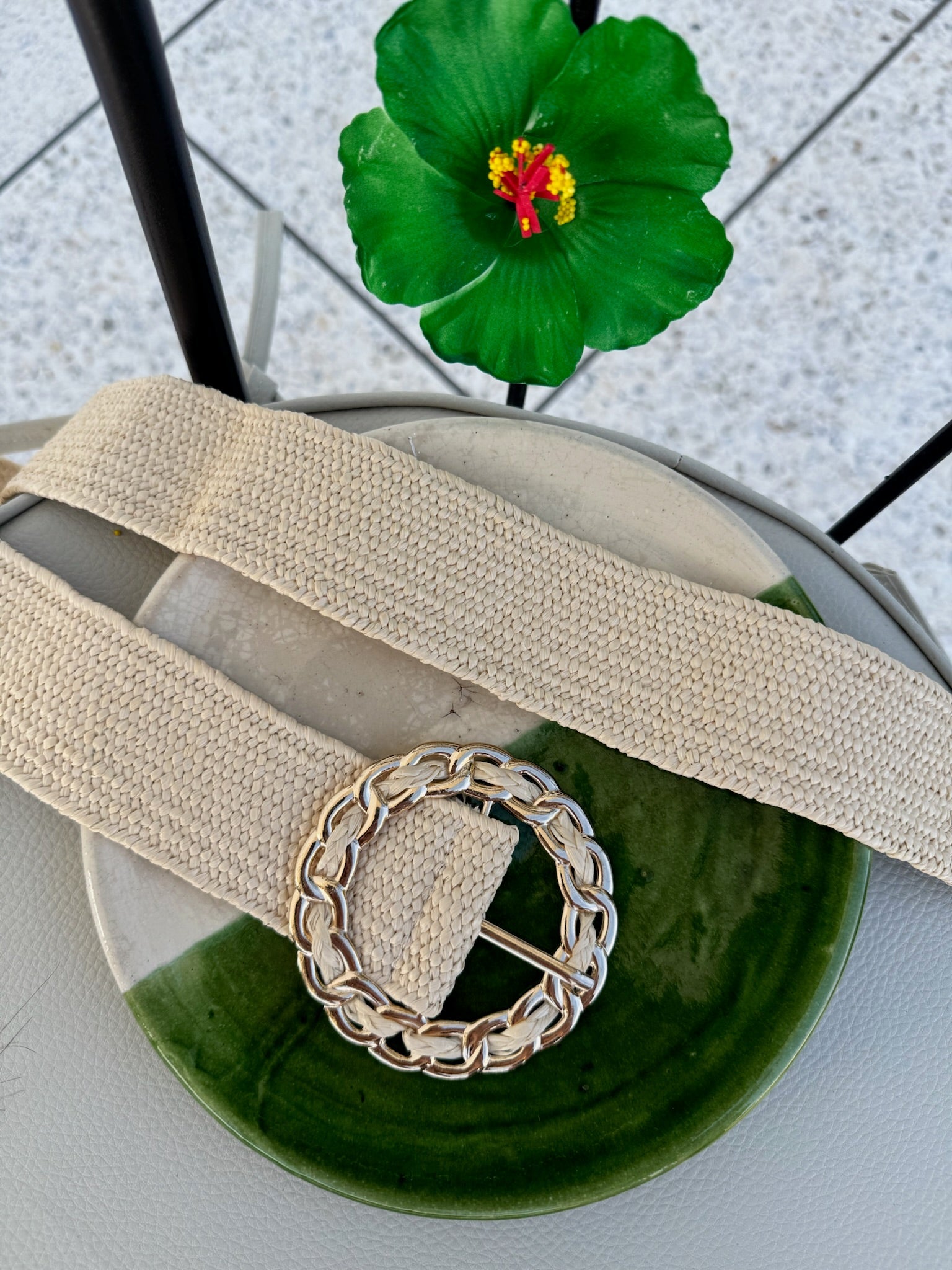 Ceinture beige et dorée