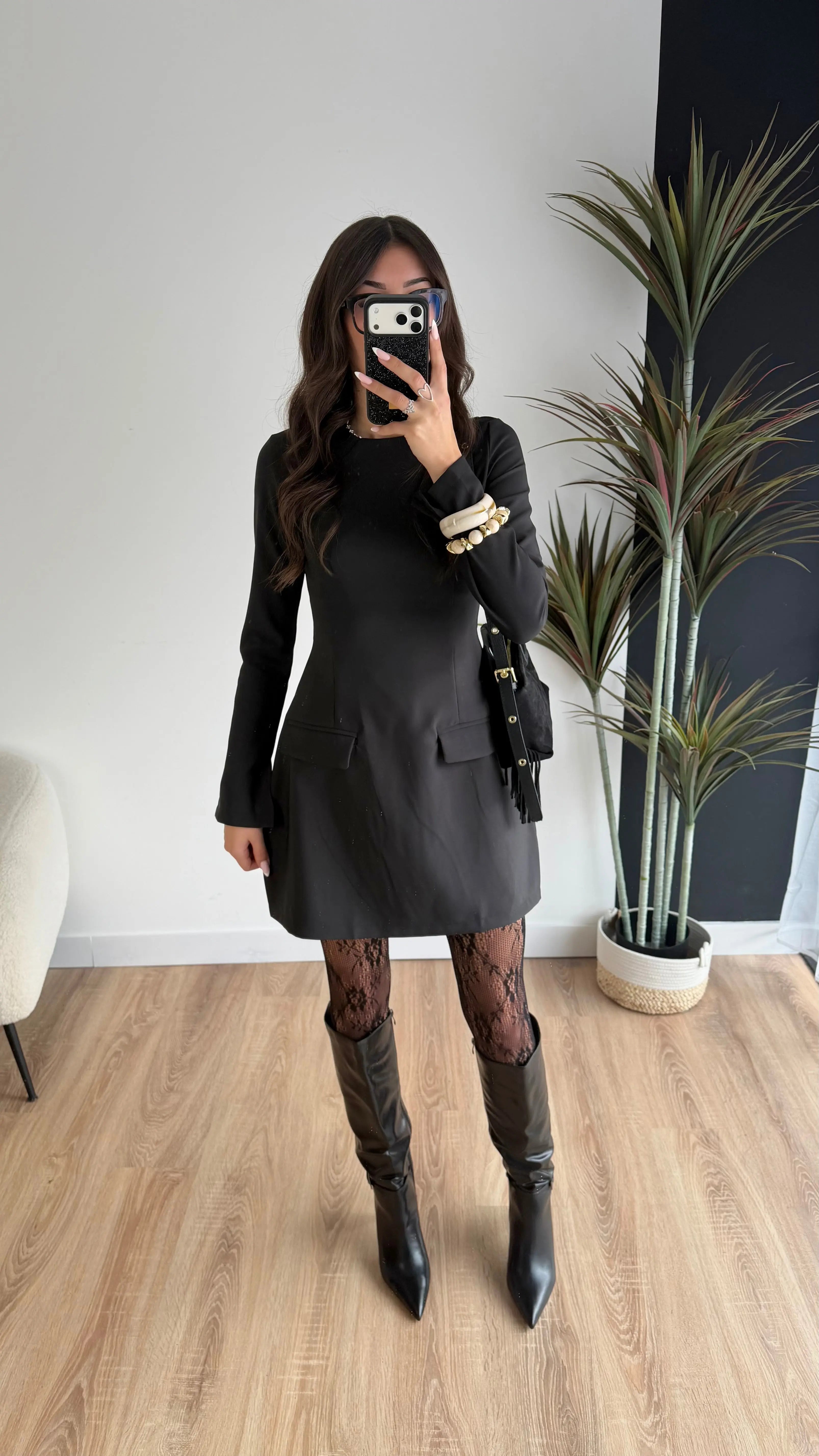 Robe cintrée manches longues noire