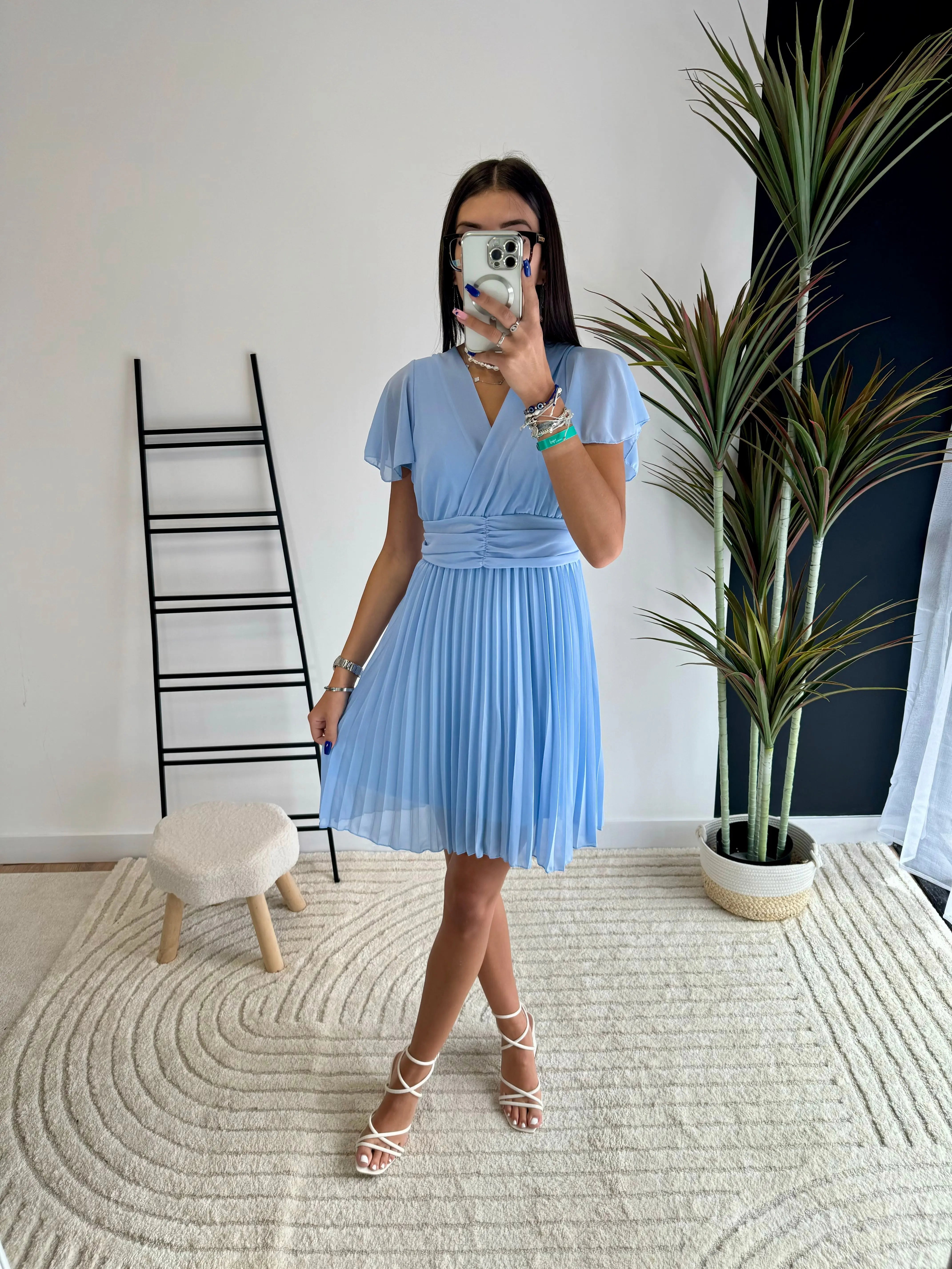 Robe courte plissée