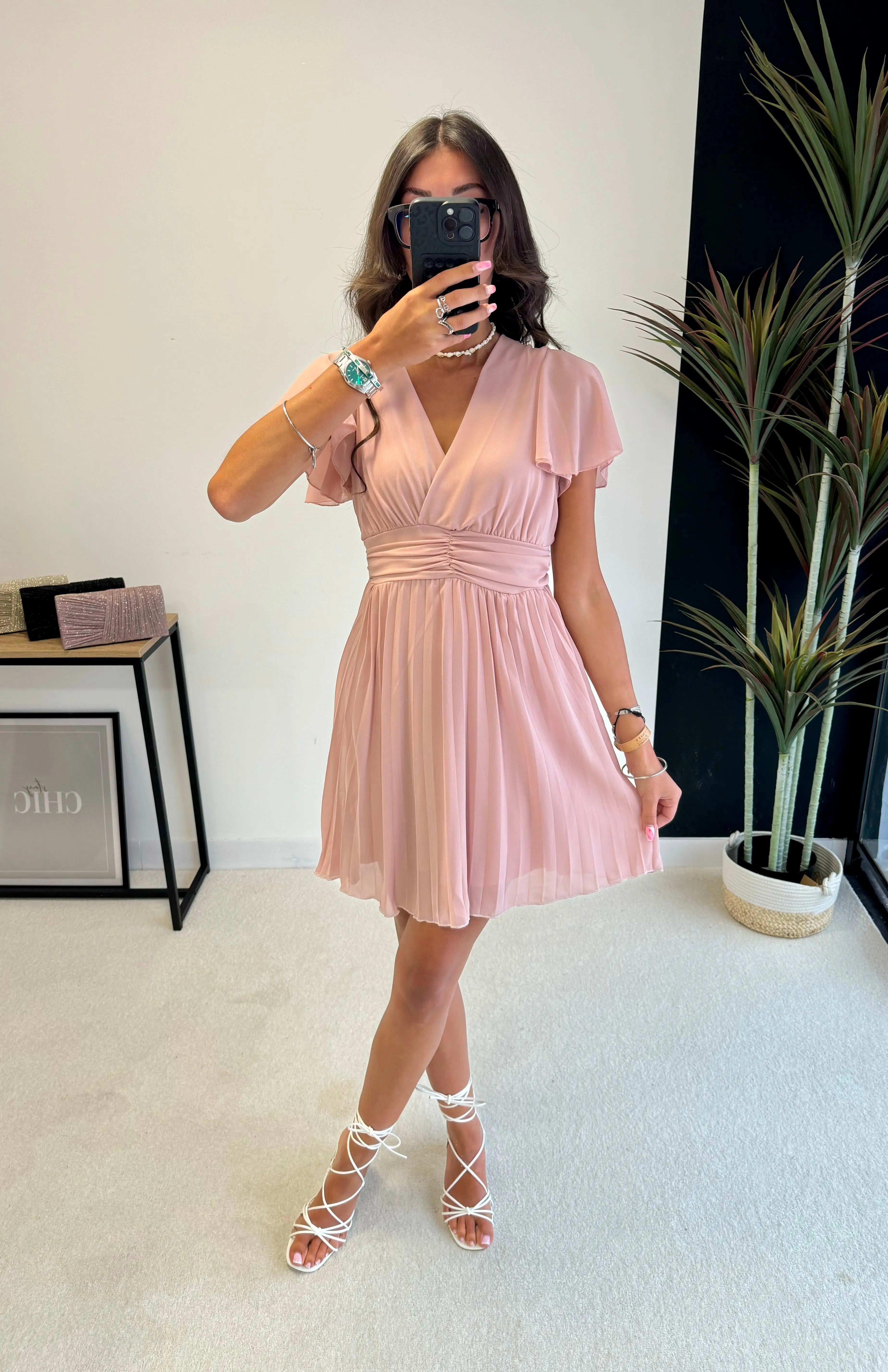 Robe courte plissée