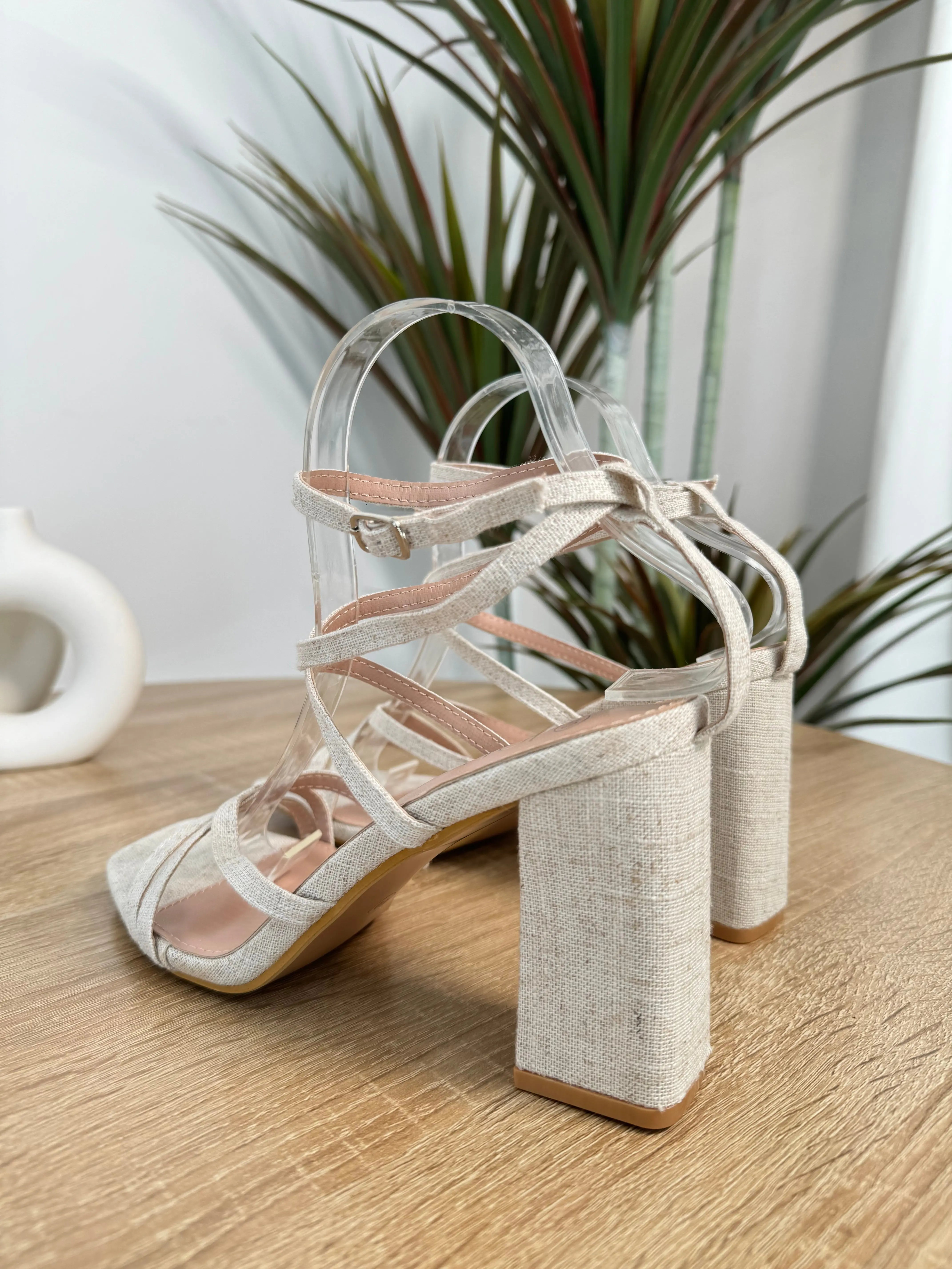 Sandales écrues à talons