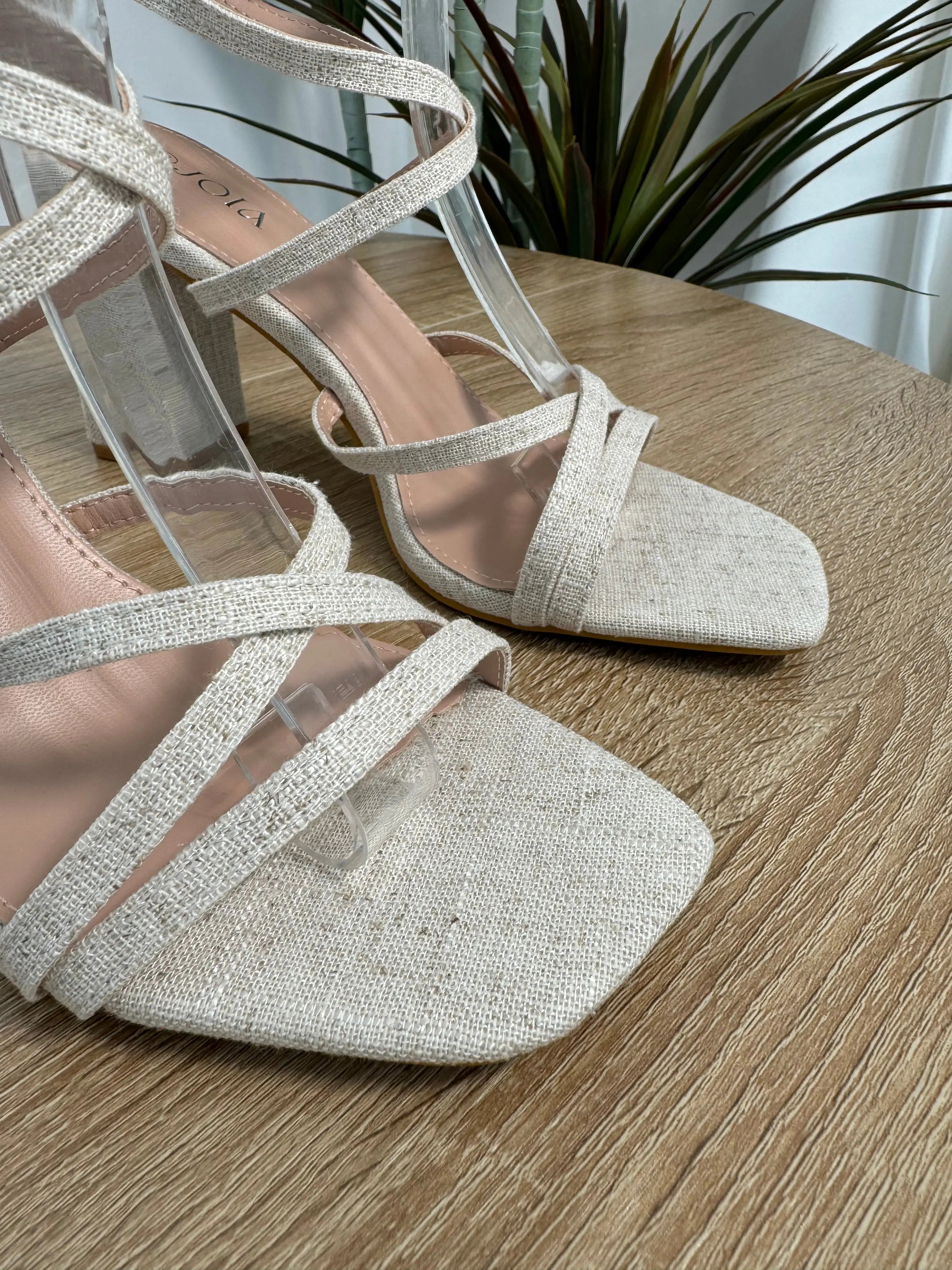 Sandales écrues à talons