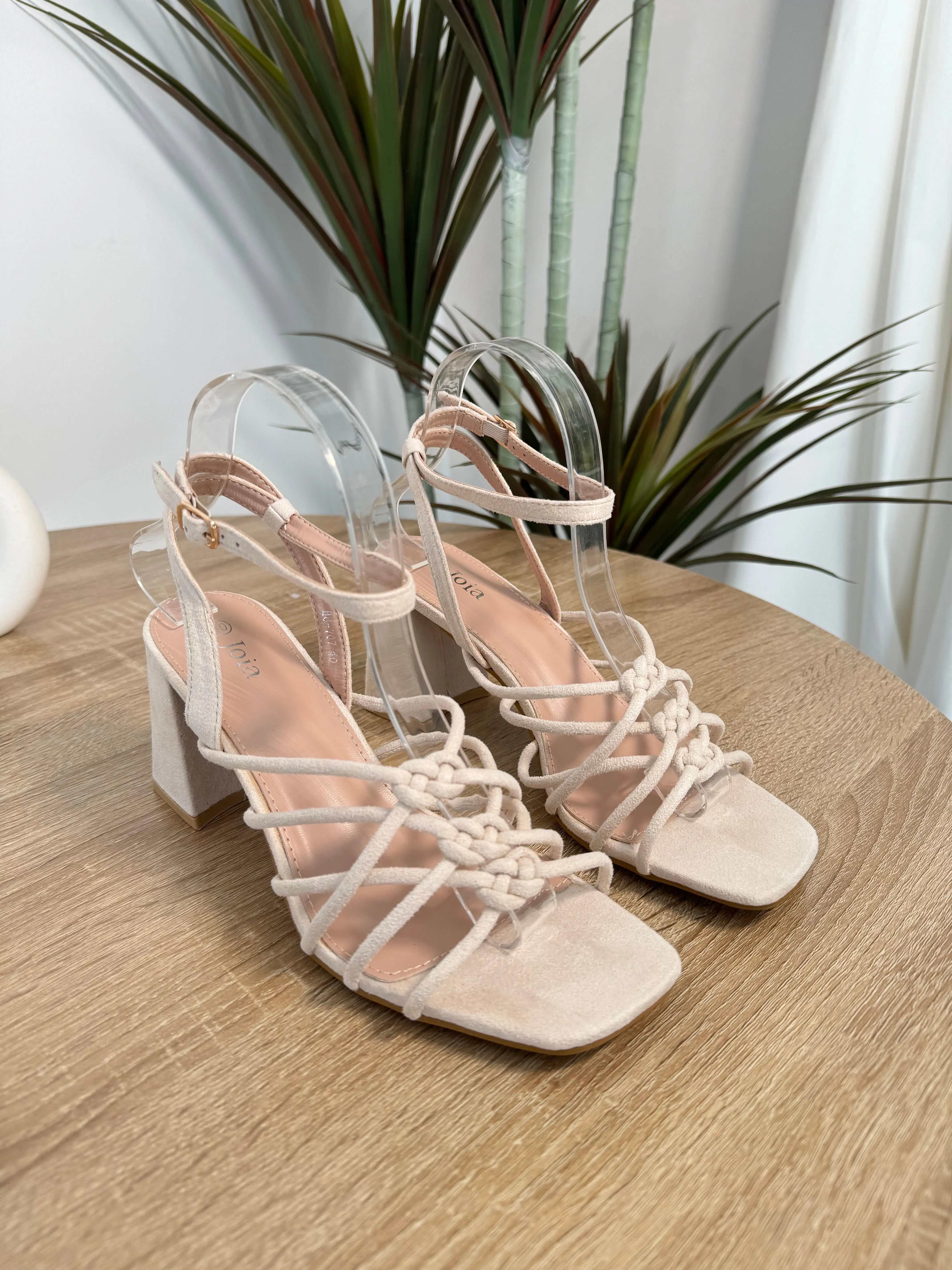 Sandales en velours à talons